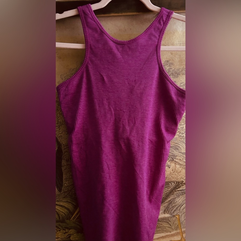 * Lululemon Heathered Seamless Tank Attached Bra SZ 8 * - Picture 16 of 16